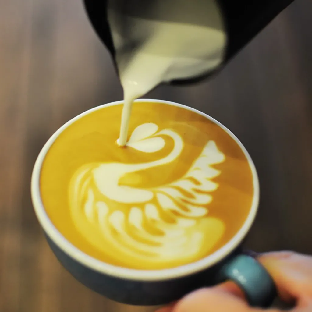 latte_art_-_swan_2500x.webp